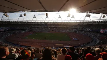 Olympijský stadion v Londýně rok po hrách