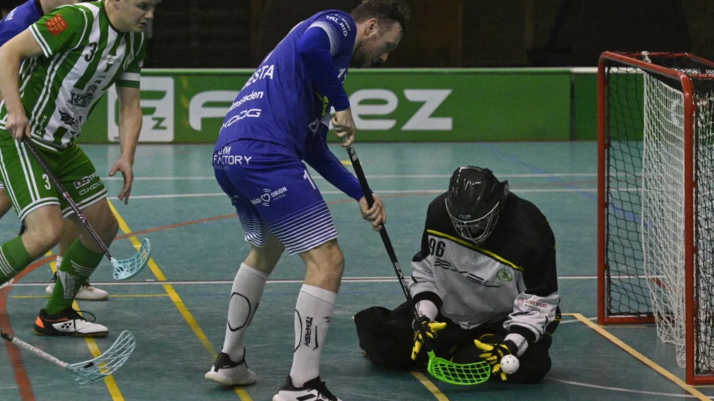 Vítkovický florbalista Jan Šebesta před brankou