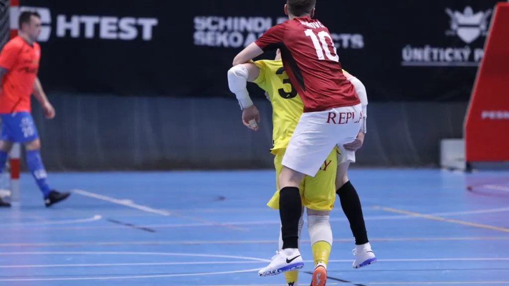 Futsalisté Sparty se radují z vítězství