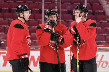 Kanadské hvězdy – zleva Nathan MacKinnon, Sidney Crosby a Connor McDavid