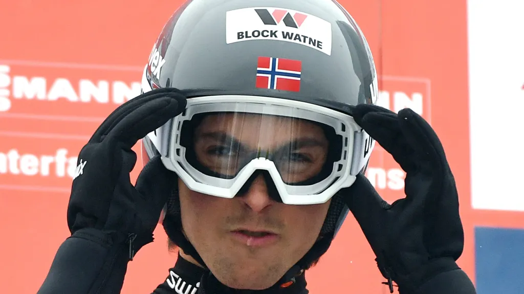 Norský sdruženář Jarl Magnus Riiber před svým skokem