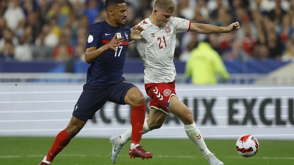 Andreas Cornelius v utkání s Francií