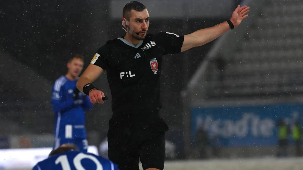 Rozhodčí Michal Kvítek v Olomouci nechyboval