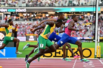 Američan Noah Lyles vítězí ve sprintu na sto metrů
