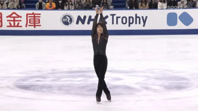 Souboj o vítězství v soutěži mužů na NHK Trophy