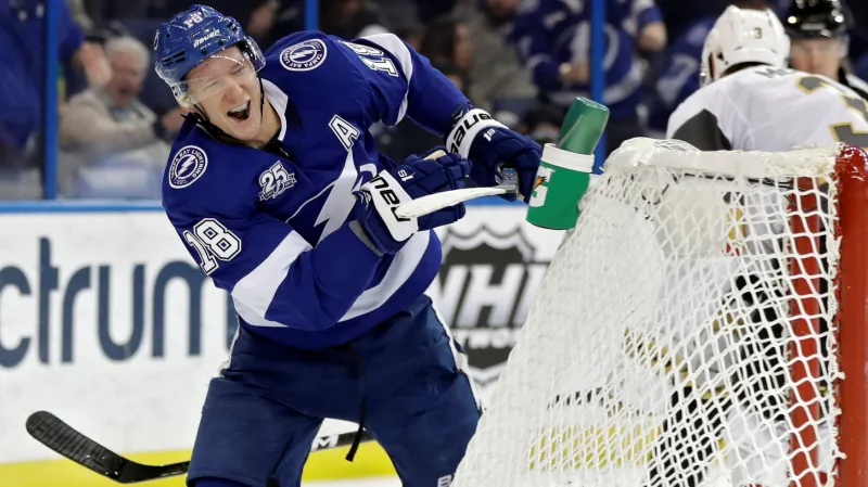 Ondřej Palát se raduje z gólu