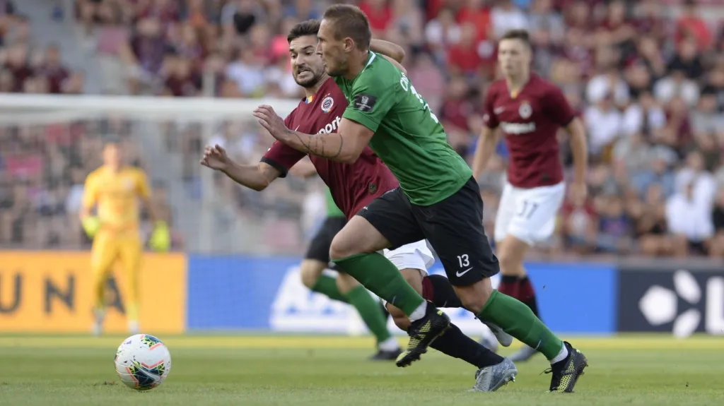 Michal Trávník v duelu s Příbramí