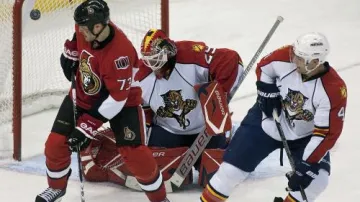 Tomáš Vokoun při zápase s Chicagem