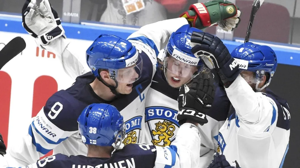 Finové se radují z výhry nad Dány