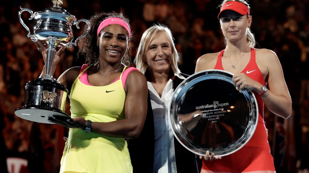 Vítězka Australian Open Serena Williamsová (vlevo), Martina Návratilová a Maria Šarapovová