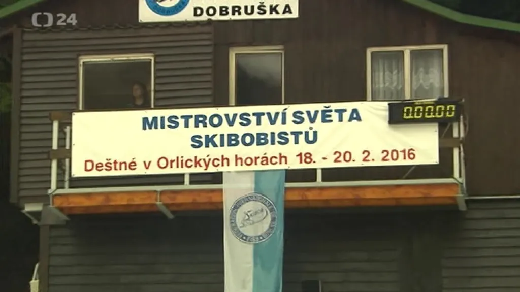 V Deštném začalo MS v jízdě na skibobech, super-G ovládl Krejčí