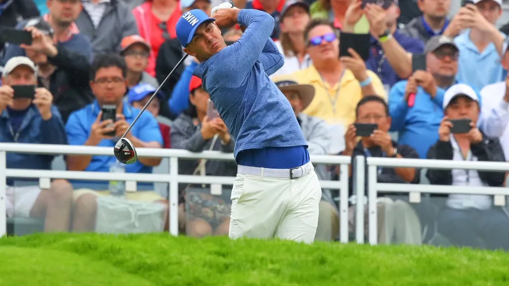 Brooks Koepka zatím zvládá cestu za obhajobou vítězství na PGA Championship suverénně