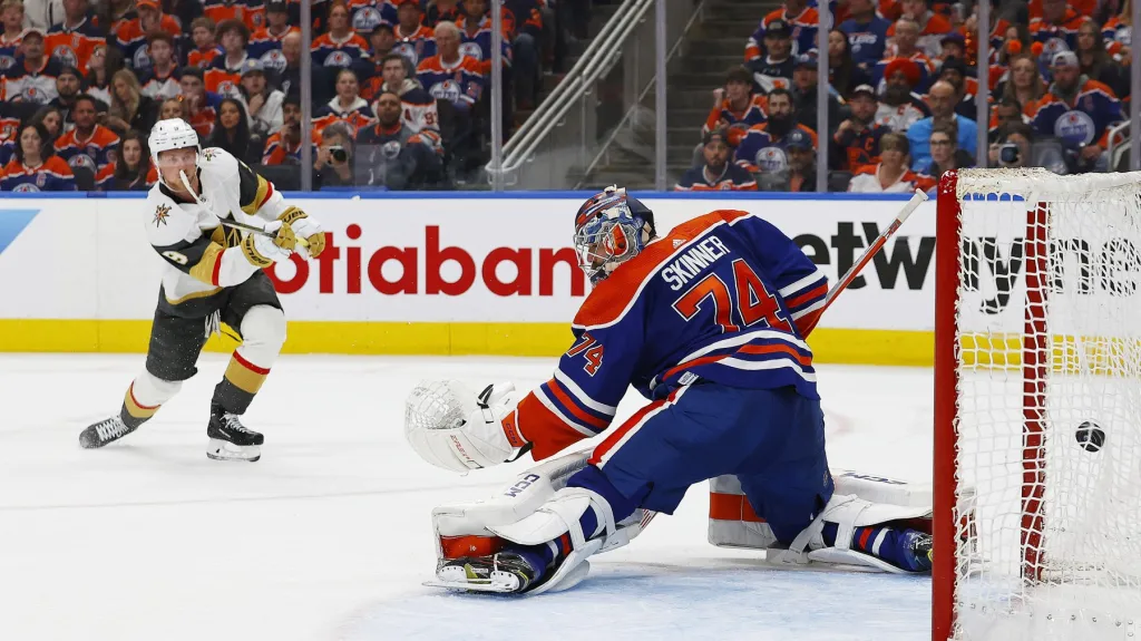 Jack Eichel skóruje proti Edmontonu