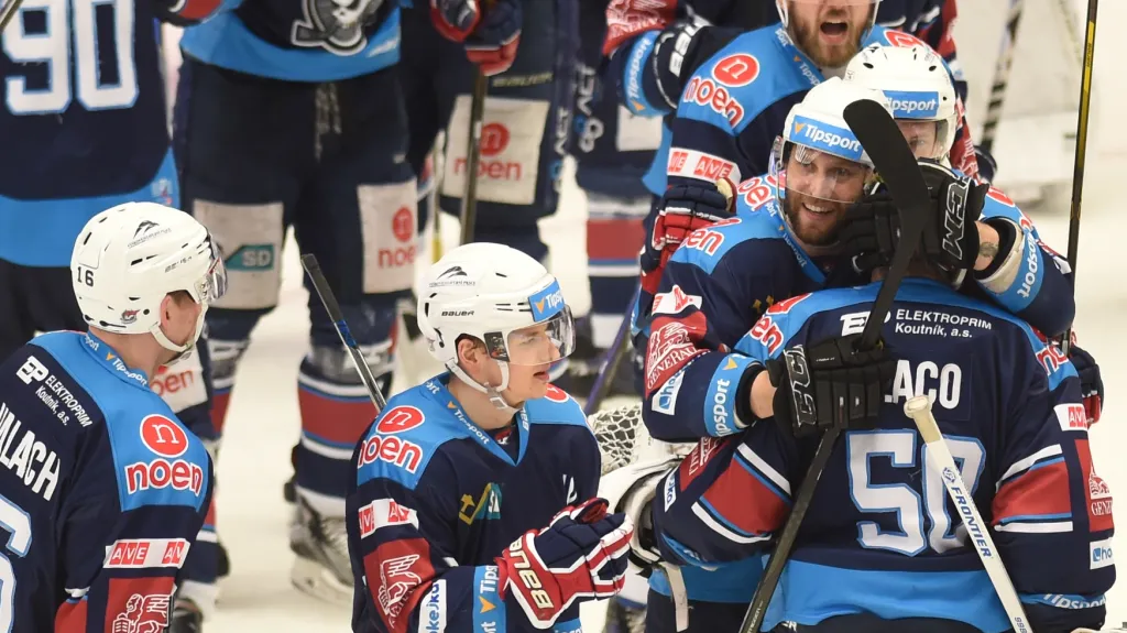 Radující se hokejisté Chomutova