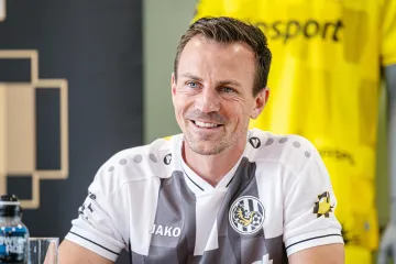 Vladimír Darida na brífinku FC Hradec Králové