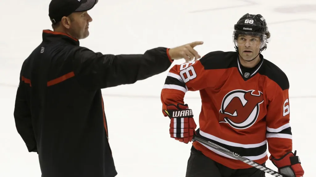 Jaromír Jágr s trenérem Devils DeBoerem