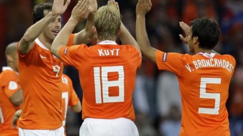 Nizozemci slaví vstřelení branky