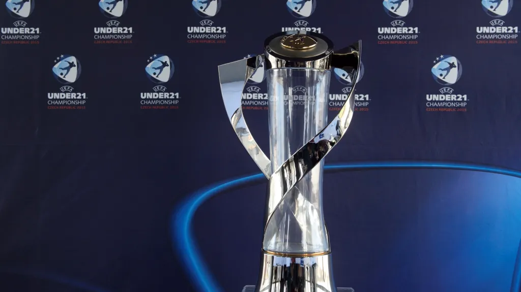 Trofej pro vítěze mistrovství Evropy do 21 let