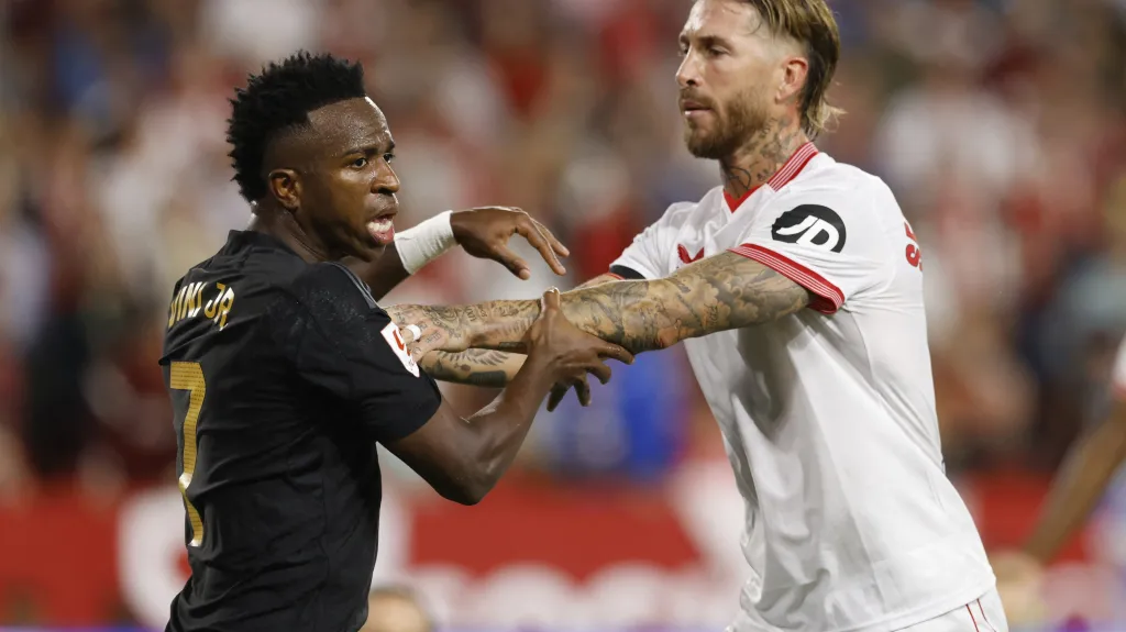 Vinicius Júnior ve strkanici se Sergiem Ramosem