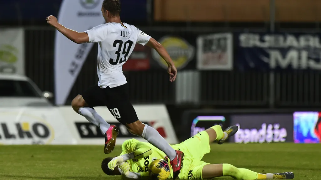 Lukáš Juliš v utkání proti Brnu