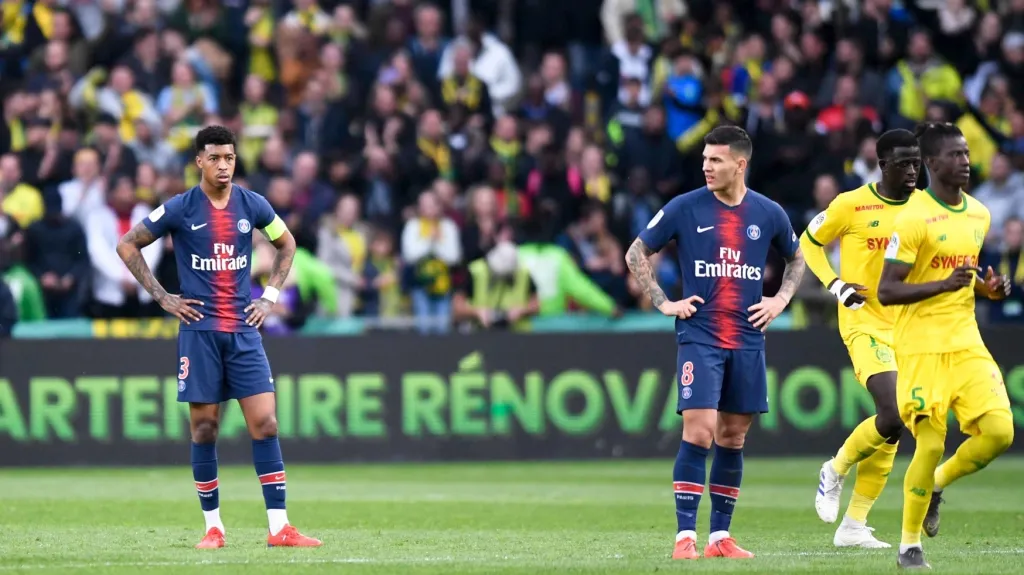 Zklamaní hráči Paris St. Germain