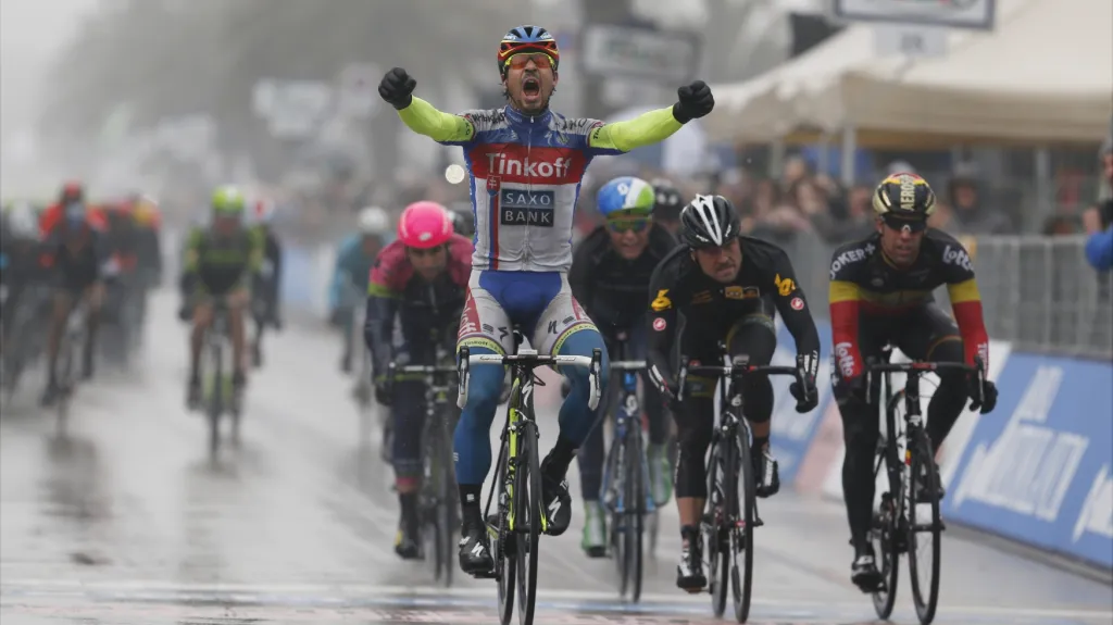 Peter Sagan slaví výhru v etapě na Tirreno-Adriatico 