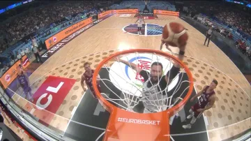 Pohledná česká akce a smeč Martina Kříže