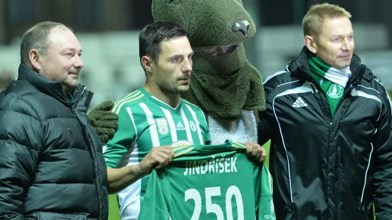 Kapitán Josef Jindřišek převzal dres za 250 odehraných utkání za Bohemians