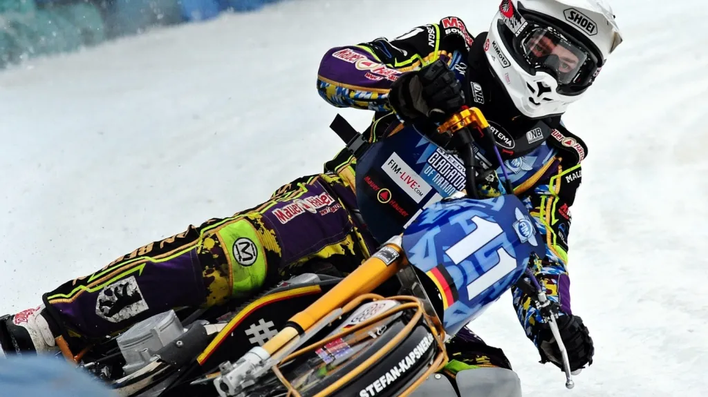 Plochodrážní jezdec Max Niedermaier