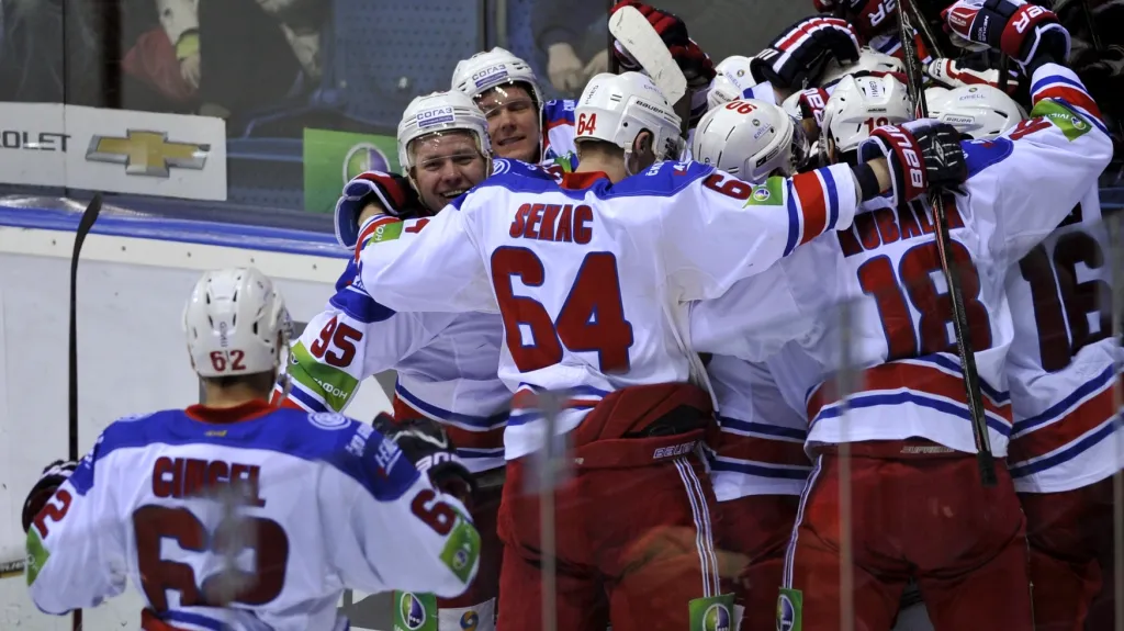 Slavící hokejisté Lva Praha