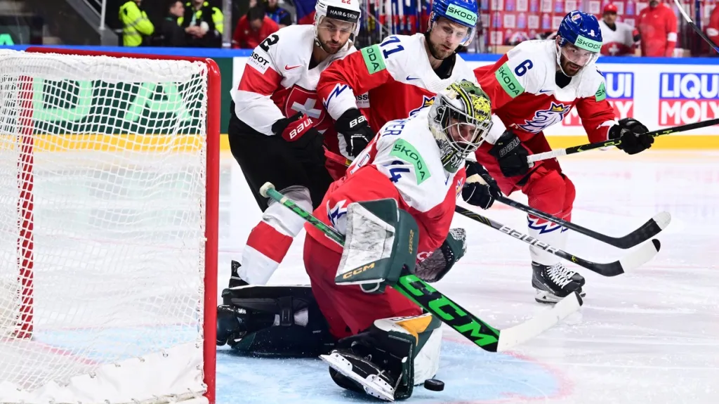 Marek Langhamer zasahuje v utkání proti Švýcarsku