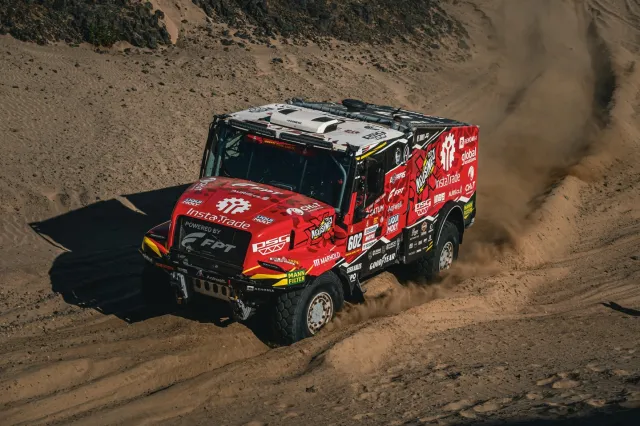 Loprais vyhrál první etapu Rallye Dakar. Mezi automobily dojel třetí Prokop