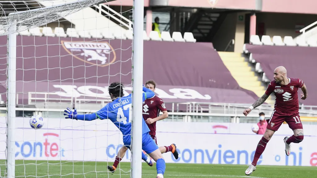 Simone Zaza vyskočil na míč jako zajíc a skóroval v utkání se Sassuolem