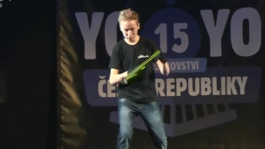 Dekan obhájil titul mistra republiky v jojování