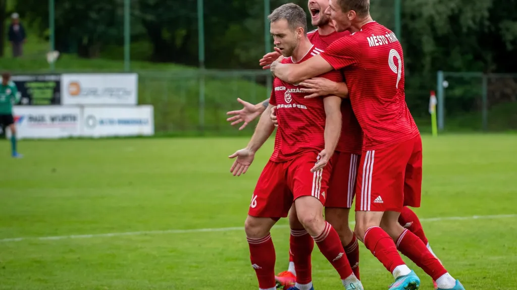 Fotbalisté Třince se radují z gólu ve druhé lize