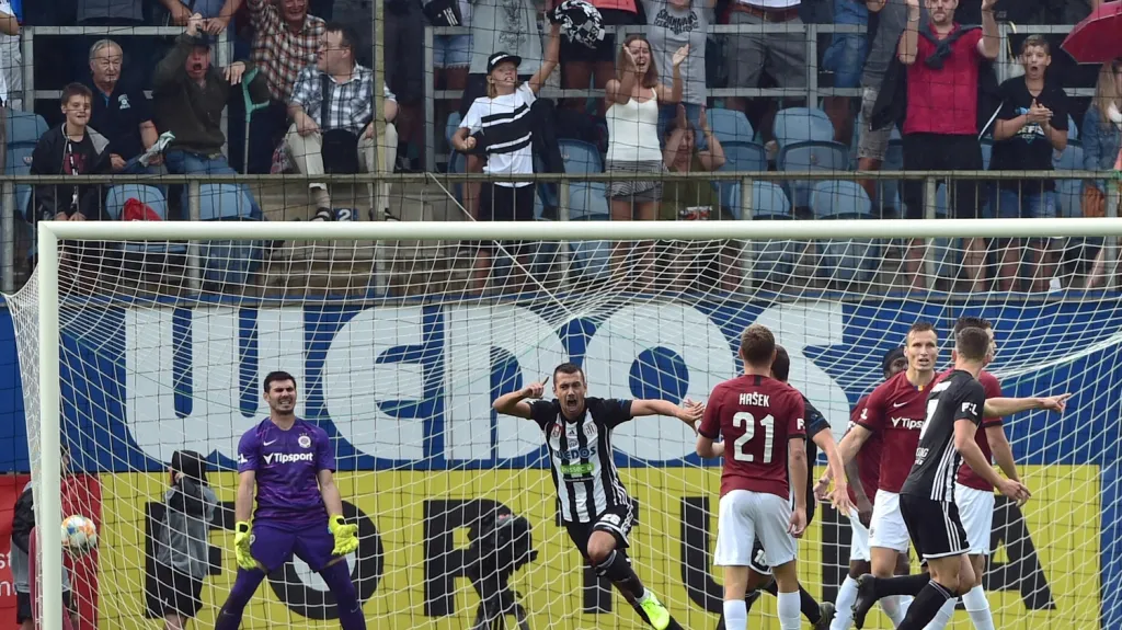 Ivan Schranz slaví branku v síti Sparty