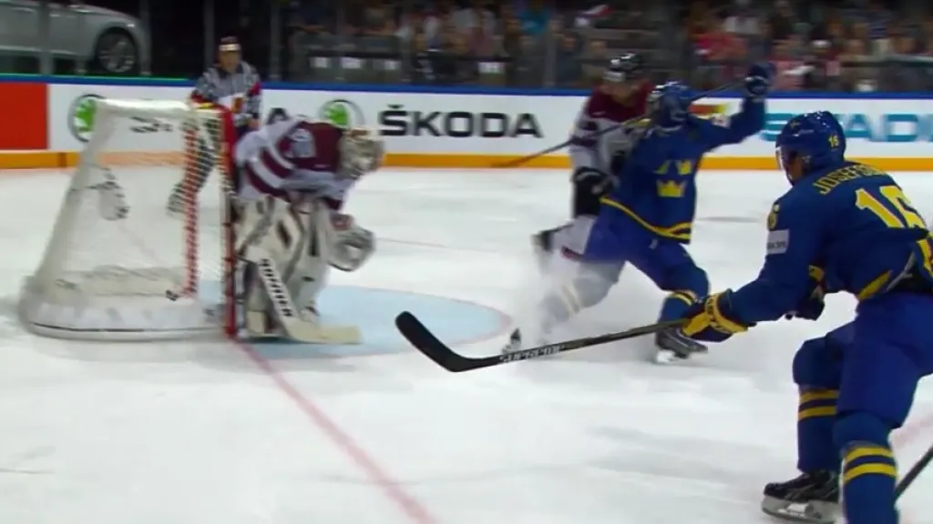 Gól v utkání Lotyšsko - Švédsko: Josefson - 1:6 (50. min.)