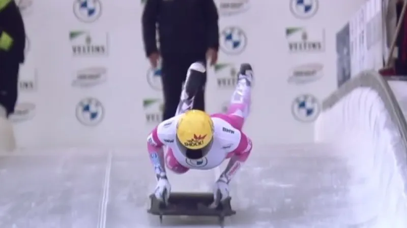 Jízda Anny Fernstädtové v 1. kole ve Winterbergu