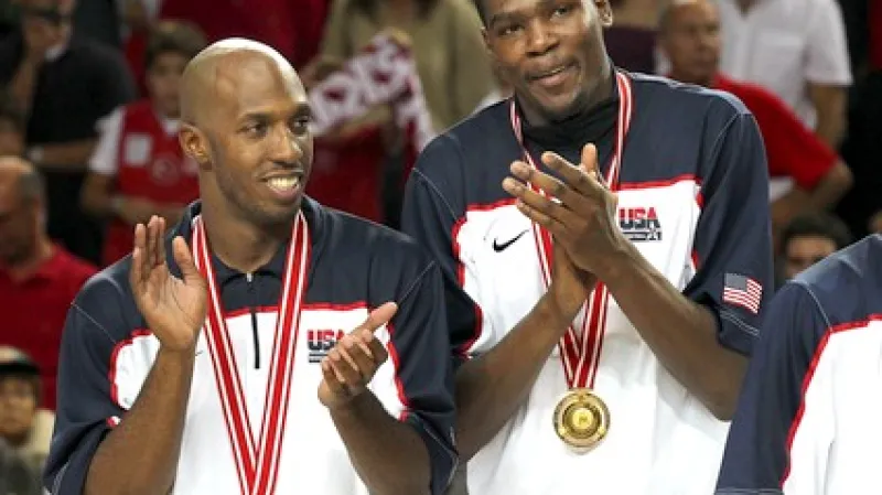 Američtí hráči Chauncey Billups a Kevin Durant