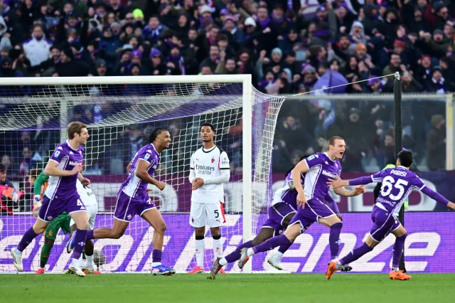 AC Milán odvracel porážku na poslední chvíli, rival Inter dál vede tabulku