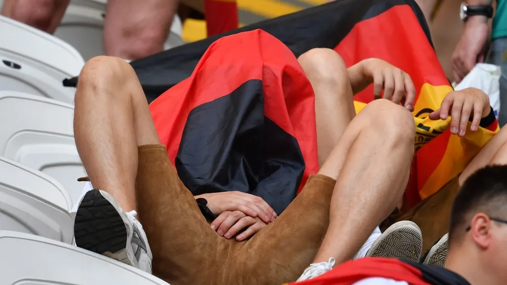 Německo se zahalilo do smutku