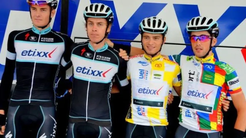 Karel Hník (druhý zprava) na Tour Alsace (2014). Po jeho pravici Jan Hirt