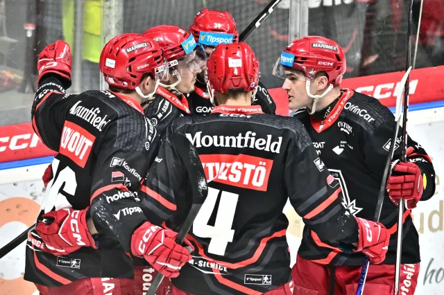 Hradec si pohlídal přímý postup, Kometa domácí výhodu pro předkolo