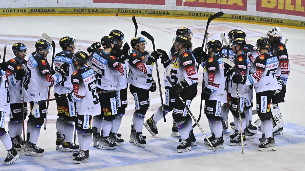 Hokejisté Sparty se radují