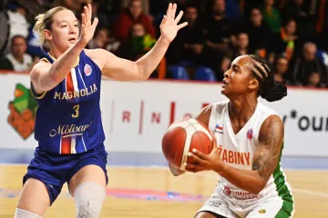 Anne Simonová a Shay Colleyová v utkání Žabiny Brno – Magnolia Basket Campobasso