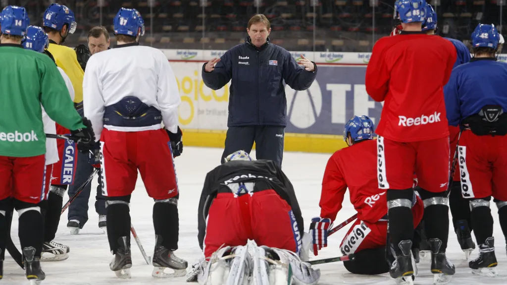 Alois Hadamczik s českými hokejisty