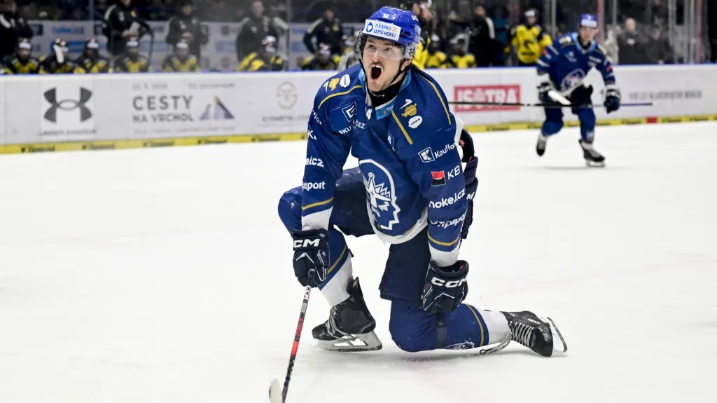 Eduards Tralmaks v dresu Kladna