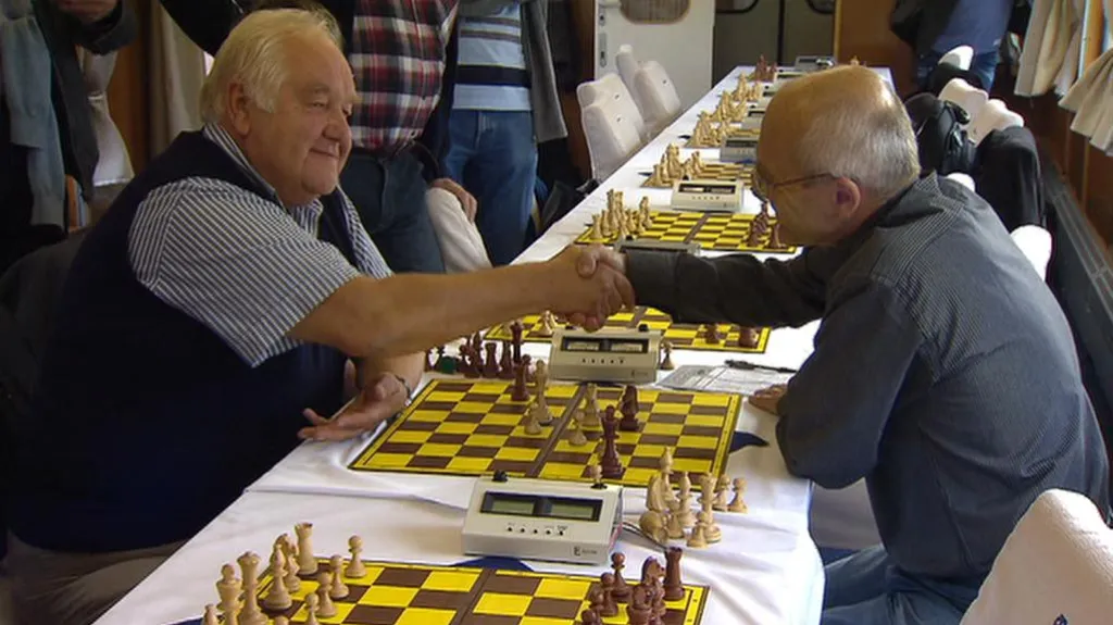 Ján Plachetka v šachovém vlaku