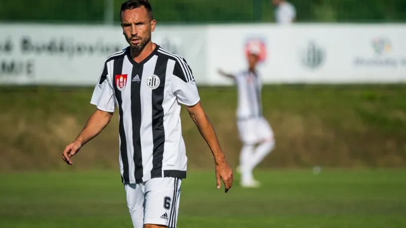 Stoper Tomáš Sivok v dresu Českých Budějovic