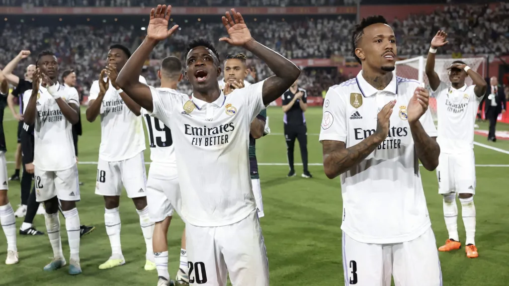 Fotbalisté Realu Madrid slaví